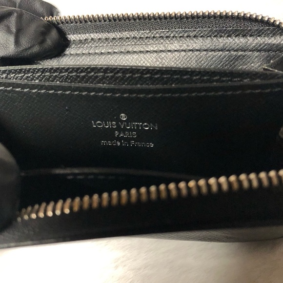 Louis Vuitton Taiga Leather Zippy Coin Purse/or Card Holder,Date Code#-MI3108 - Picture 8 of 16